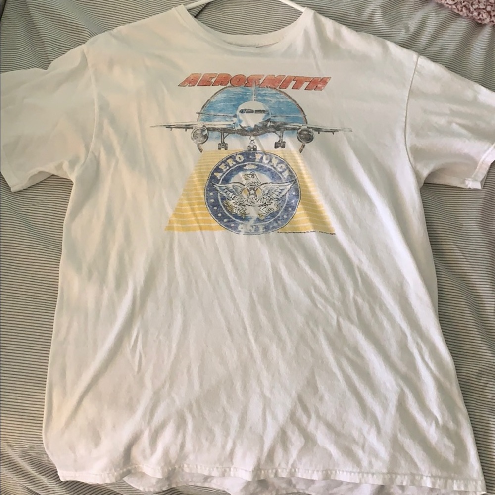 UO AEROSMITH JUNK FOOD TEE